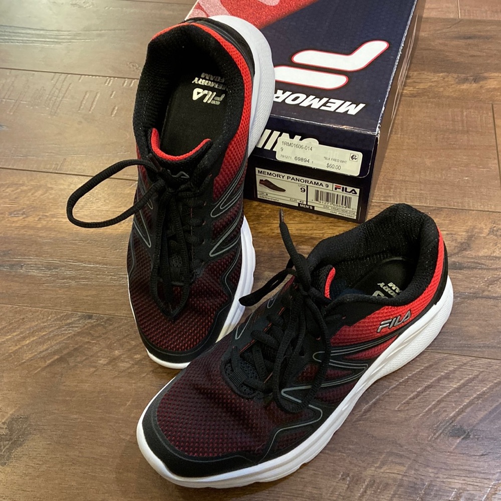 Fila memory foam men’s running shoes new in box size 9.